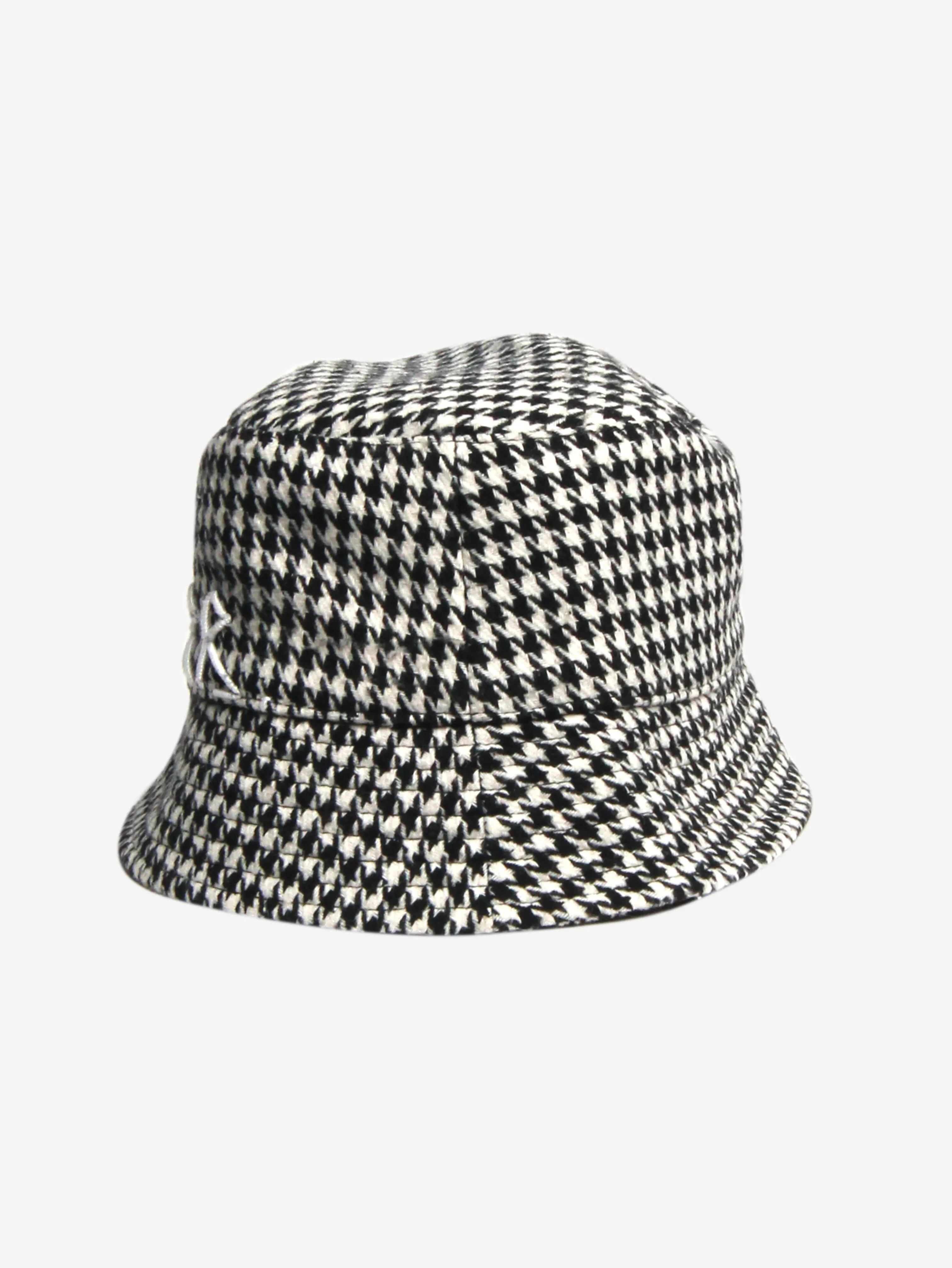 Black and white houndstooth bucket hat