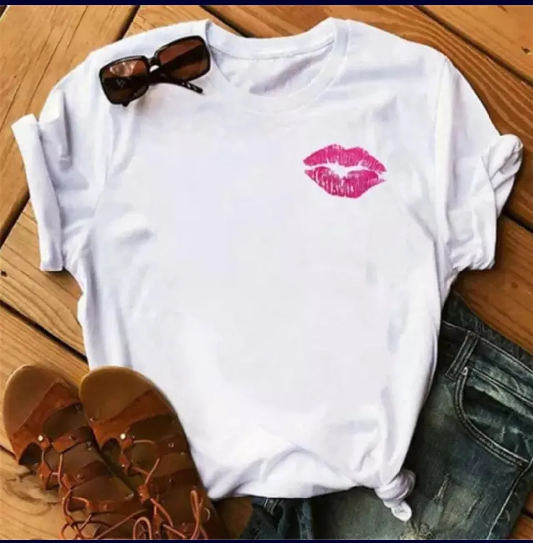 "Kiss Me" T- Shirt