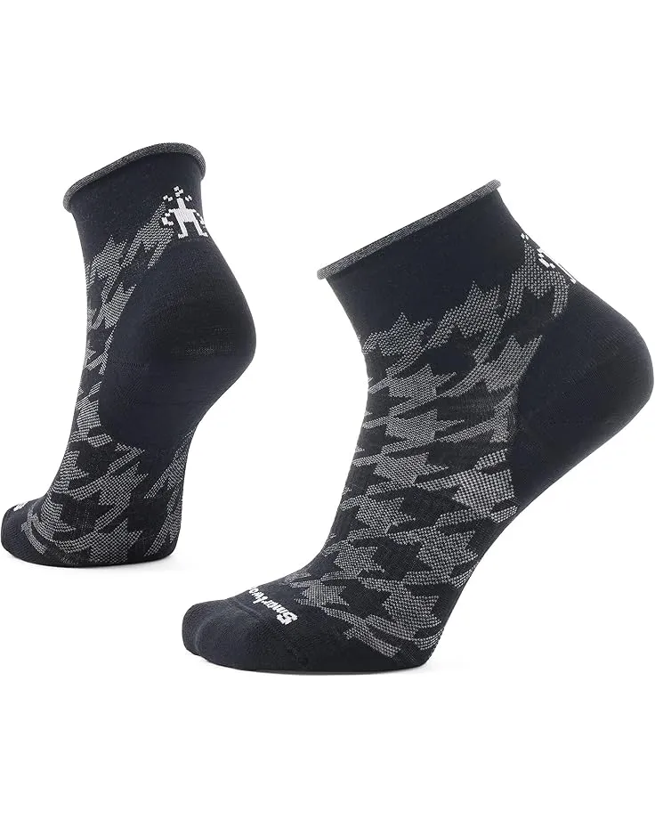 Smartwool Everyday Lifestyle Hounds Tooth Ankle Socks in Black